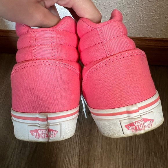 Hot Pink hightop Vans NWOT - Picture 2 of 3